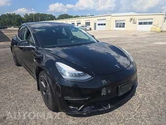 2019 Tesla Model 3 Standard Range Plus - miniatura 2