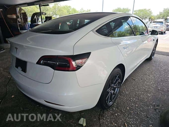 2019 Tesla Model 3 Standard Range Plus - miniatura 3