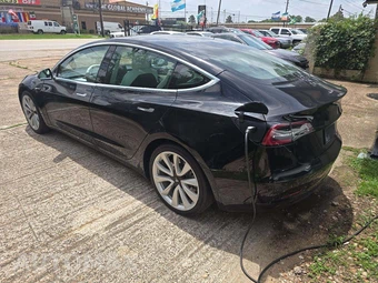 2019 Tesla Model 3 Standard Range Plus - miniatura 2