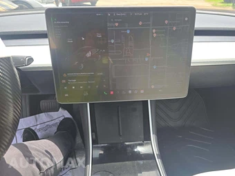2019 Tesla Model 3 Standard Range Plus - miniatura 9
