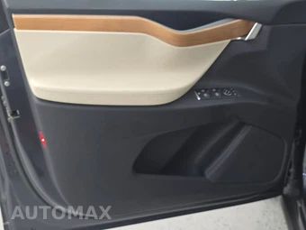 2019 Tesla Model X Standard Range - miniatura 9
