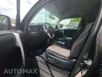 2019 Toyota 4Runner SR5 – miniatura 6