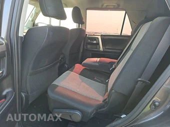 2019 Toyota 4Runner SR5 – miniatura 13