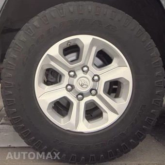 2019 Toyota 4Runner SR5 – miniatura 26