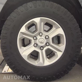 2019 Toyota 4Runner SR5 – miniatura 34