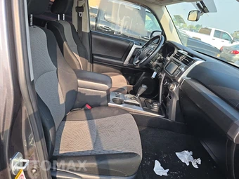 2019 Toyota 4Runner SR5 – miniatura 8