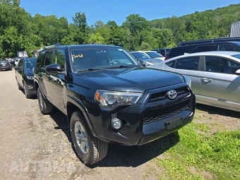2019 Toyota 4Runner SR5 - miniatura 3