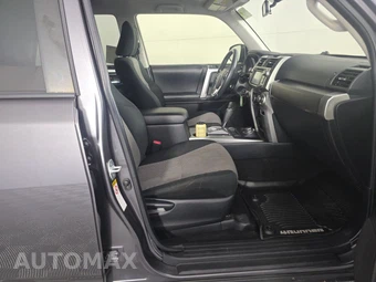 2019 Toyota 4Runner SR5 - miniatura 8