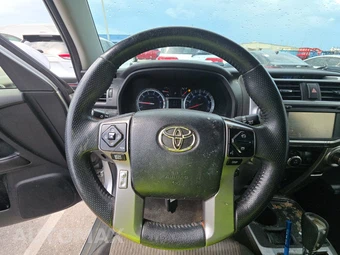2019 Toyota 4Runner SR5 - miniatura 10