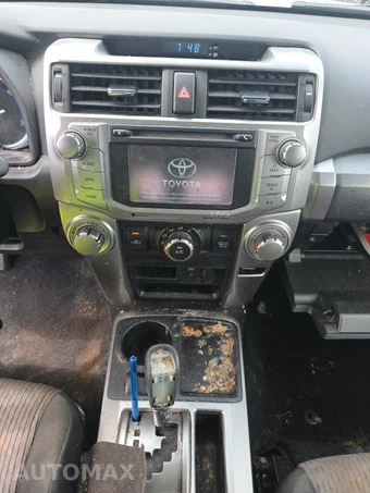 2019 Toyota 4Runner SR5 - miniatura 11