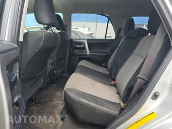 2019 Toyota 4Runner SR5 - miniatura 13