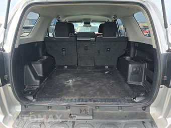 2019 Toyota 4Runner SR5 - miniatura 16