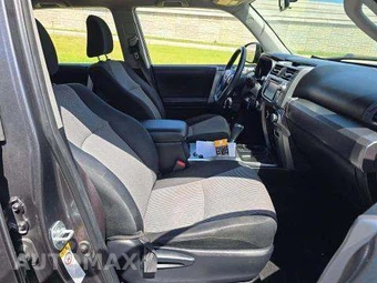 2019 Toyota 4Runner SR5 – miniatura 18
