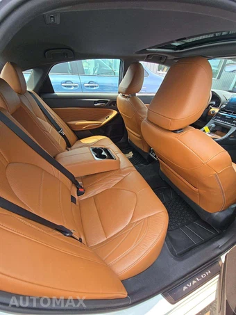 2019 Toyota Avalon Limited – miniatura 16