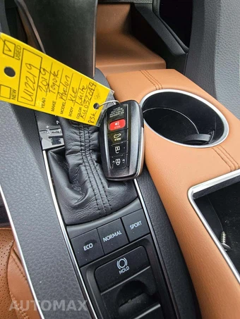 2019 Toyota Avalon Limited – miniatura 8