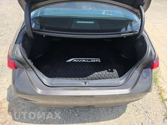 2019 Toyota Avalon Limited - miniatura 11