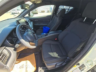 2019 Toyota C-HR LE - miniatura 6