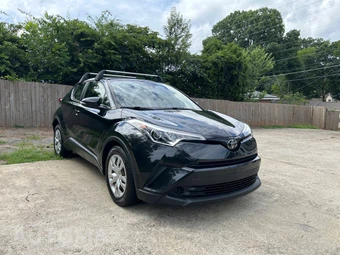 2019 Toyota C-HR LE - miniatura 4