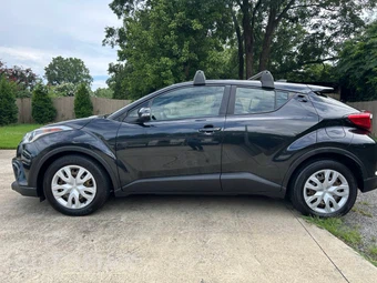 2019 Toyota C-HR LE - miniatura 9