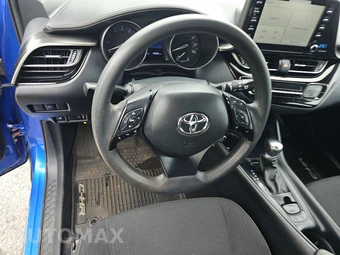 2019 Toyota C-HR LE – miniatura 10