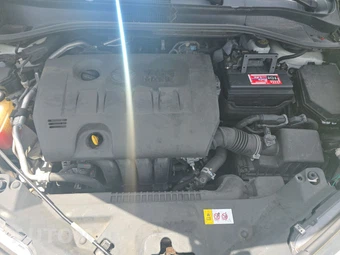 2019 Toyota C-HR LE – miniatura 15