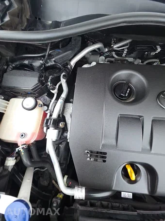 2019 Toyota C-HR LE – miniatura 24