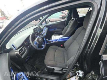 2019 Toyota C-HR LE – miniatura 6