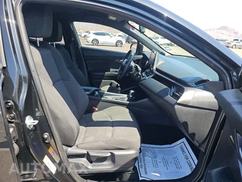 2019 Toyota C-HR LE – miniatura 8