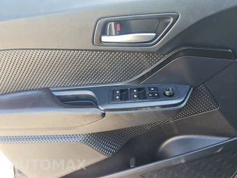 2019 Toyota C-HR LE – miniatura 9