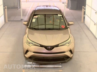 2019 Toyota C-HR LE – miniatura 2