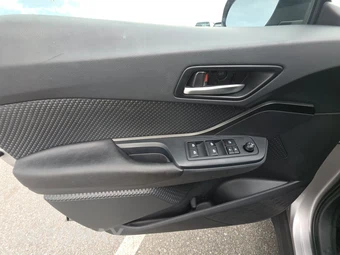 2019 Toyota C-HR LE - miniatura 15