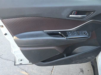 2019 Toyota C-HR Limited - miniatura 9