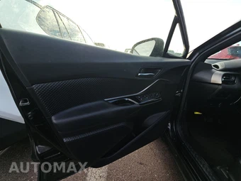 2019 Toyota C-HR XLE – miniatura 9