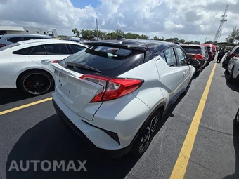 2019 Toyota C-HR XLE – miniatura 4