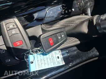 2019 Toyota C-HR XLE - miniatura 8