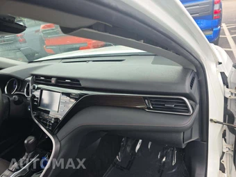 2019 Toyota Camry Hybrid LE - miniatura 16