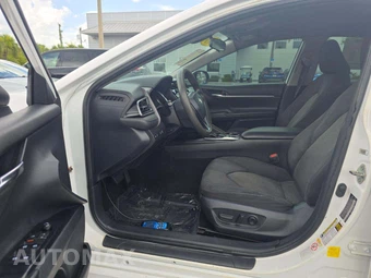 2019 Toyota Camry Hybrid LE - miniatura 3