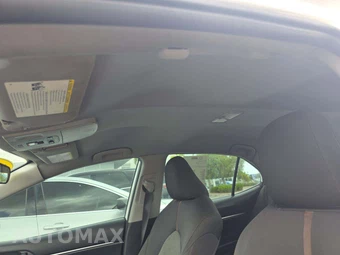 2019 Toyota Camry Hybrid LE - miniatura 8