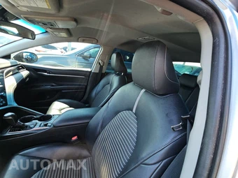 2019 Toyota Camry Hybrid SE - miniatura 17