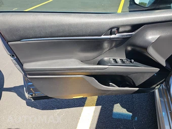 2019 Toyota Camry Hybrid SE - miniatura 9