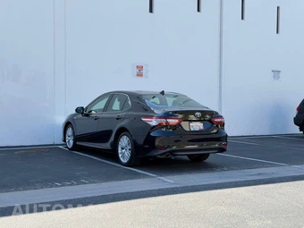 2019 Toyota Camry Hybrid XLE - miniatura 10