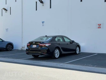 2019 Toyota Camry Hybrid XLE - miniatura 11