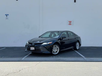 2019 Toyota Camry Hybrid XLE - miniatura 3