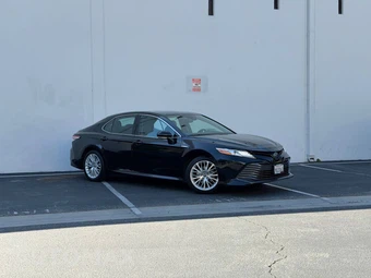 2019 Toyota Camry Hybrid XLE - miniatura 5