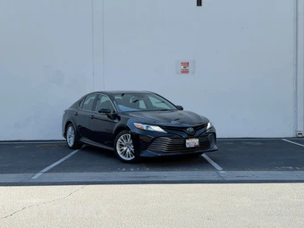 2019 Toyota Camry Hybrid XLE - miniatura 6