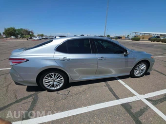 2019 Toyota Camry Hybrid XLE - miniatura 4