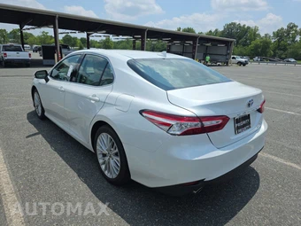 2019 Toyota Camry Hybrid XLE - miniatura 6