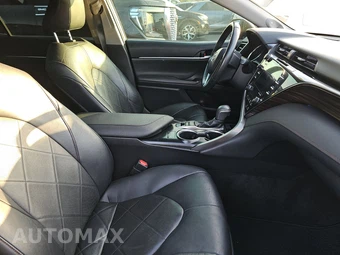 2019 Toyota Camry Hybrid XLE - miniatura 8