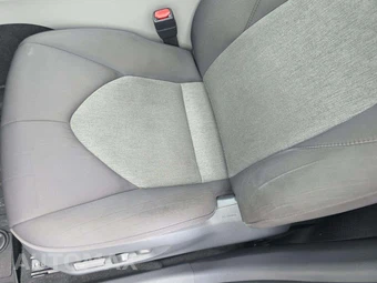 2019 Toyota Camry LE - miniatura 18