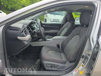 2019 Toyota Camry LE - miniatura 3
